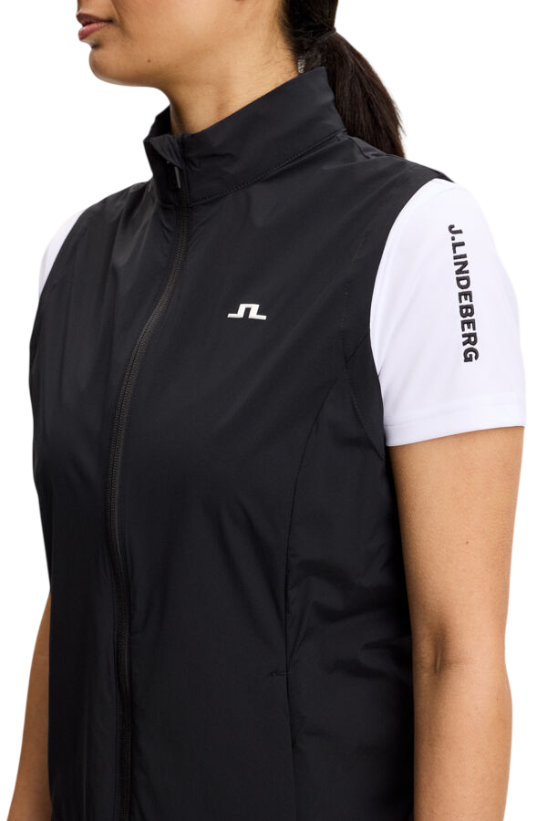 Model wearing J.Lindeberg Thorine Wind Packable Vest
