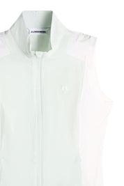 Model wearing J.Lindeberg Brooks Zip Packable Vest