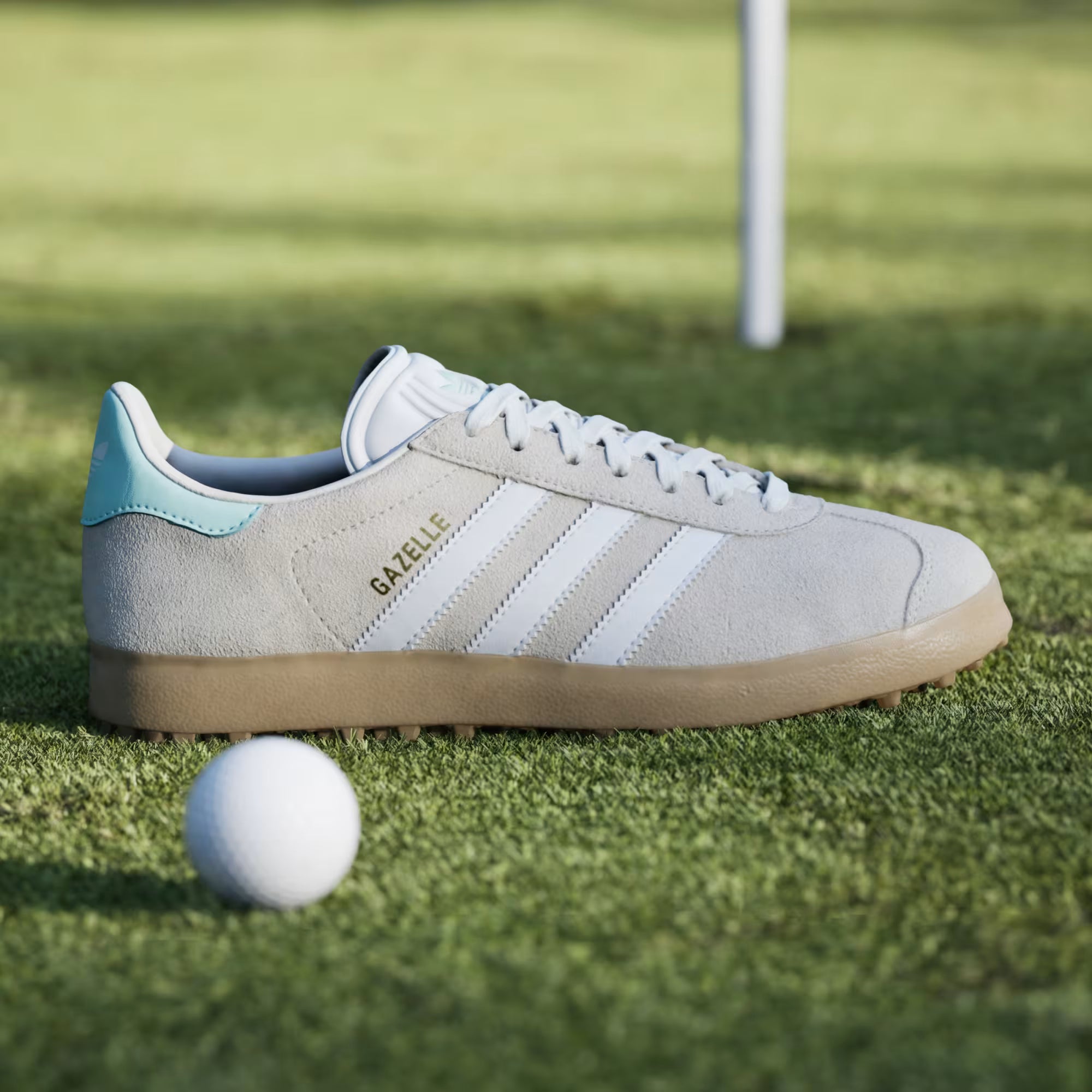 Gazelle_Spikeless_Golf_Shoes_White_HP7075_HM3_hover.avif