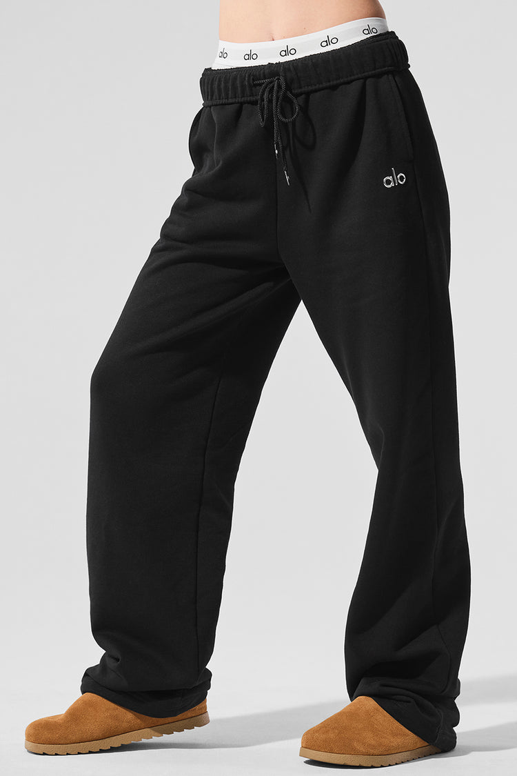 Model wearing Alo Yoga Accolade Straight Leg Sweatpant