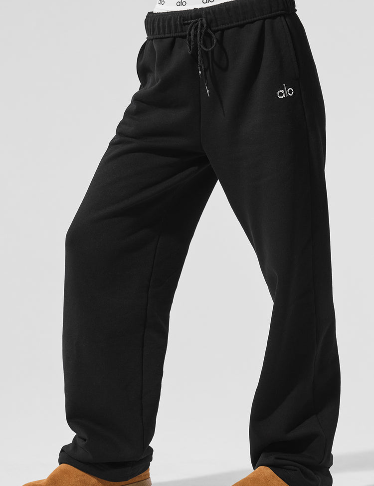 Model wearing Alo Yoga Accolade Straight Leg Sweatpant