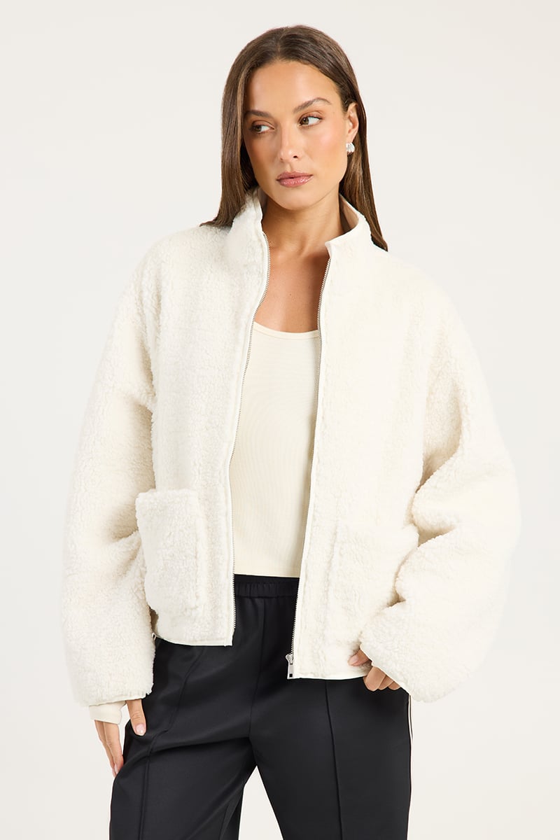 Model wearing Liido Abbie Sherpa Bomber