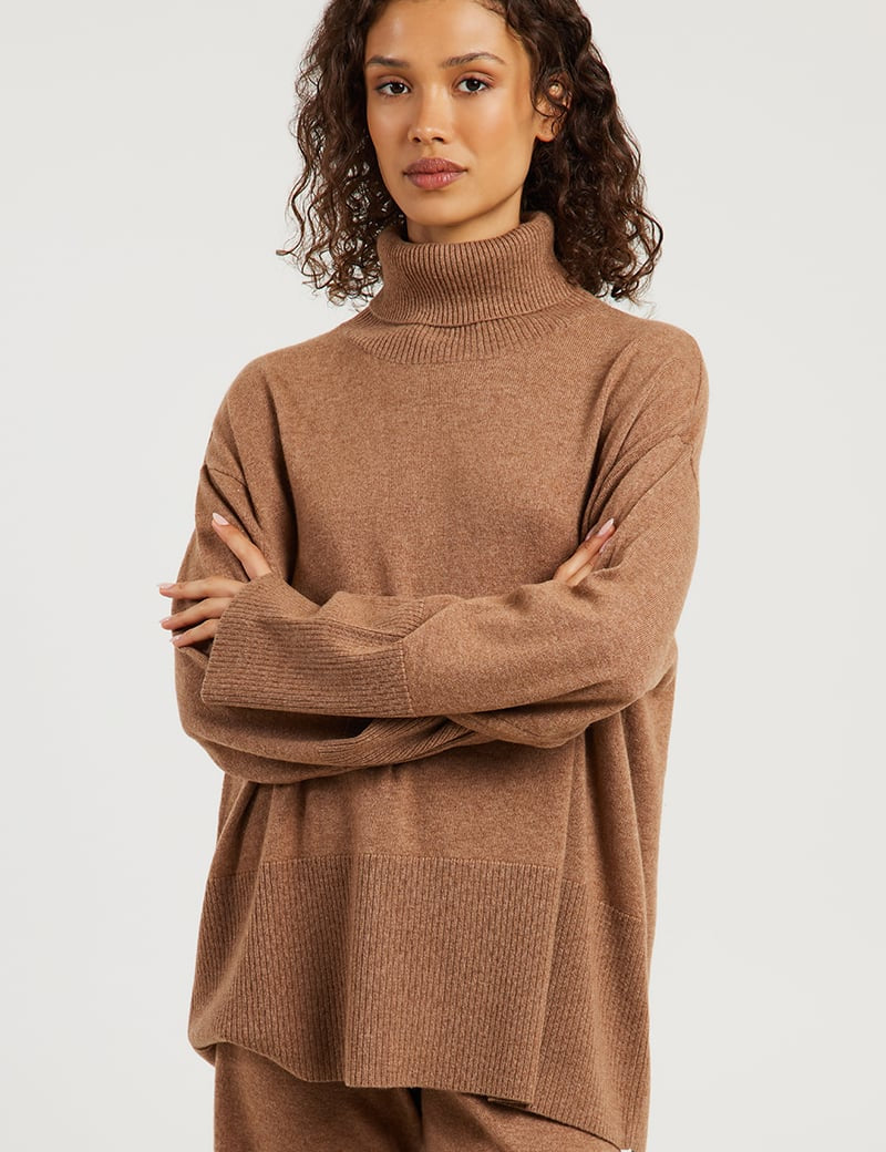 Model wearing Hansen & Gretel Bay Cashmere Jumper