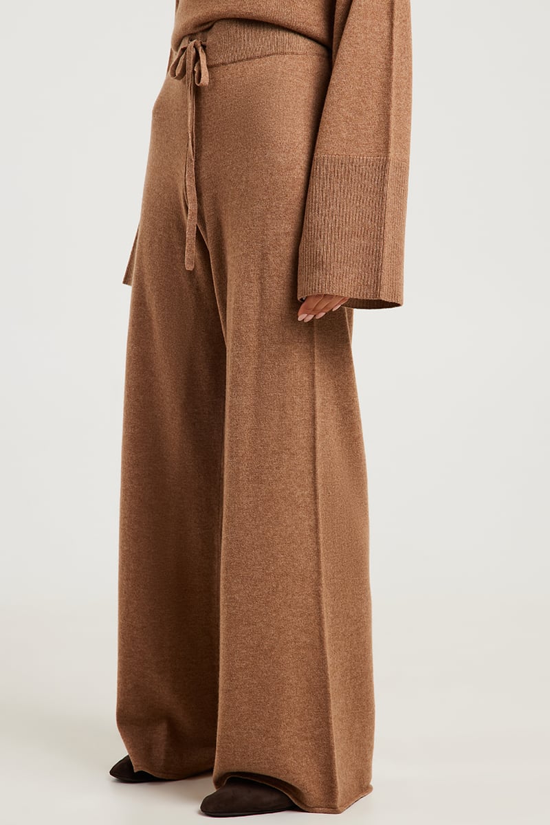 Model wearing Hansen & Gretel Jada Cashmere Pant
